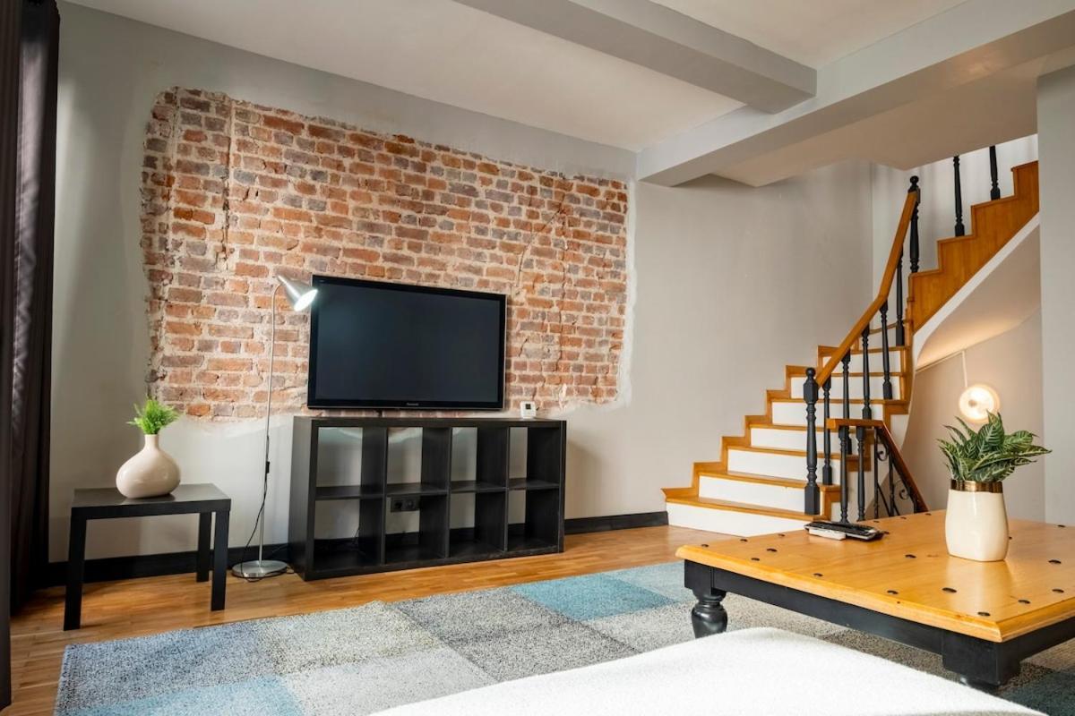 Private Fourlex House With Location *