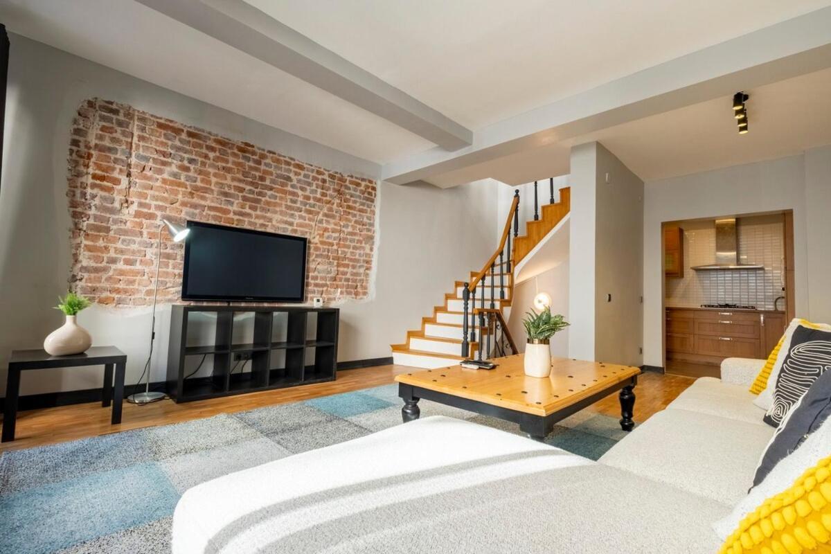 Private Fourlex House With Location Villa